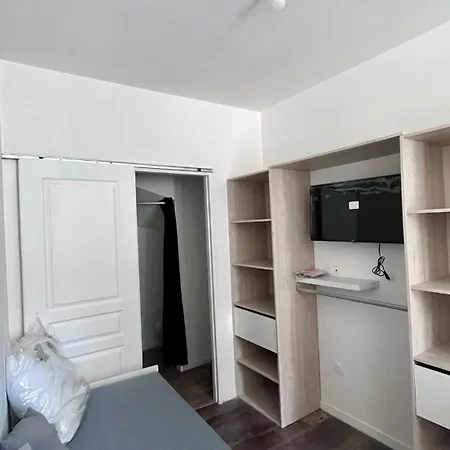 Neuf Proche De La Apartman
